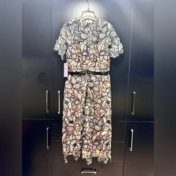 JS Collections Floral Patterned Dress with Short Sleeves - Picture 4 of 5